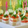 Canapés on skewers: สูตรอาหารพร้อมรูปถ่ายสำหรับคอลเลกชันไอเดียของคุณ!